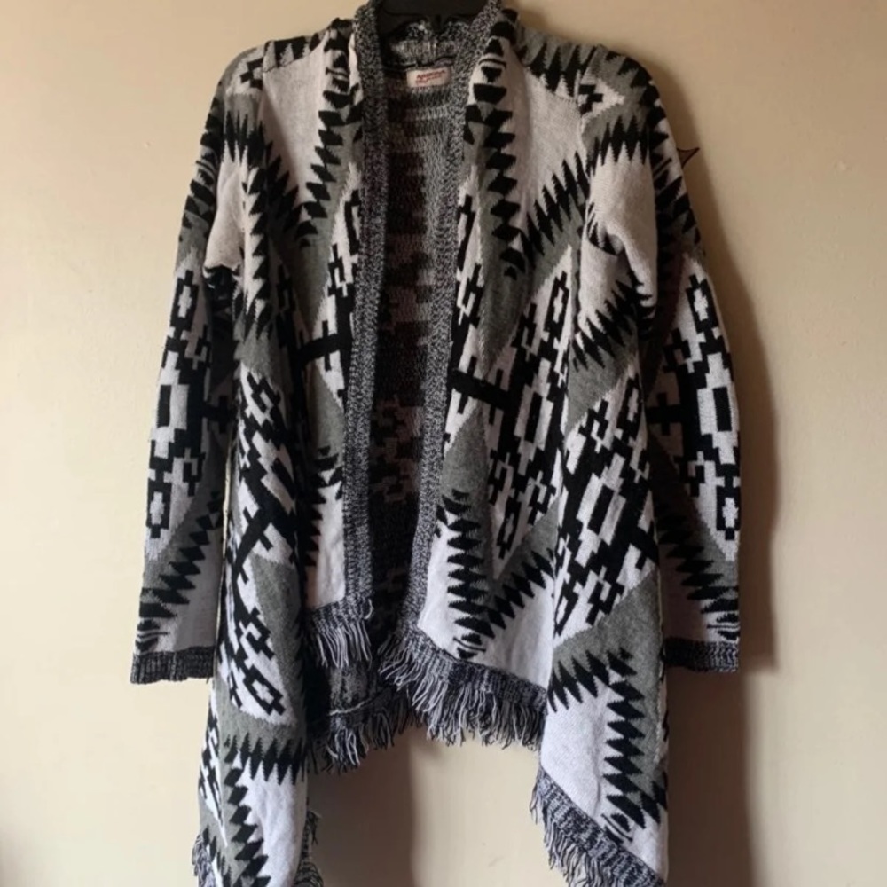 COPY - black & white cardigan